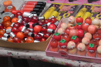 Hiểm họa từ son môi nước giá rẻ